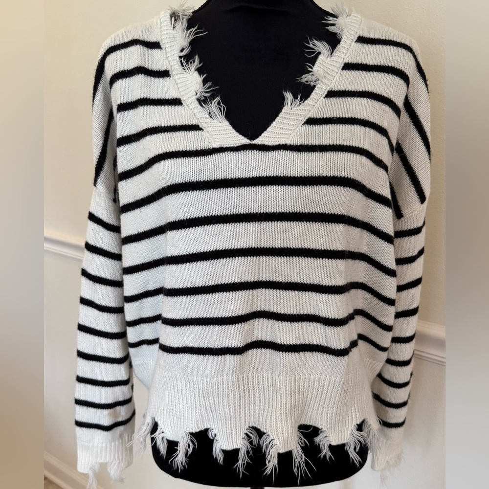 Just Polly New York Striped Distressed Sweater – Size L